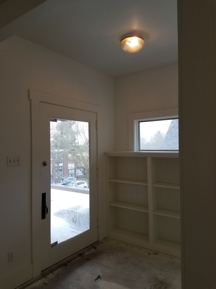 2212 Queen Anne Ave N, Seattle, WA 98109